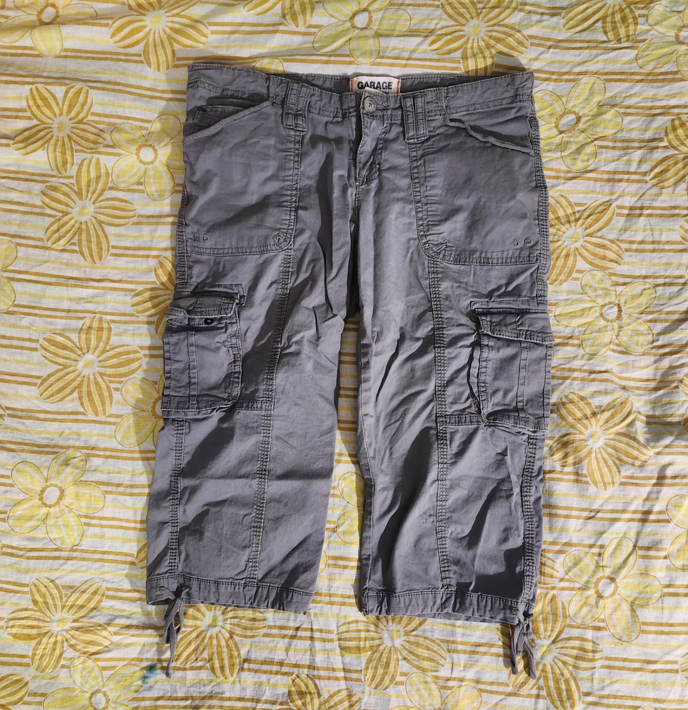 Garage grey cargo capris