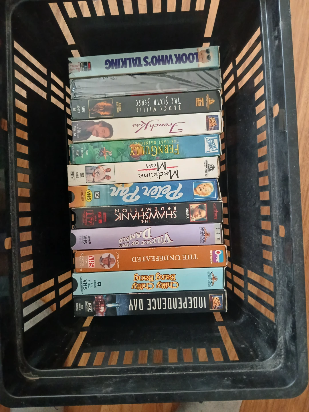 Assorted VHS Tapes Collection - photo 2