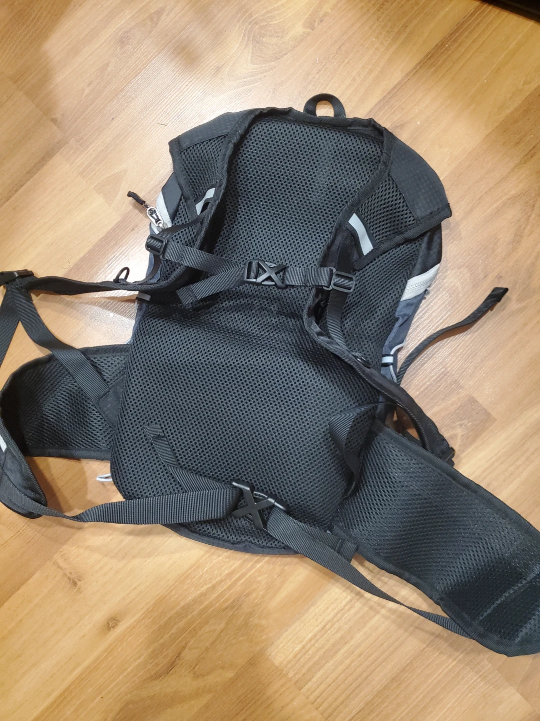 BRAND NEW BIKING HIKING BAG - photo 2