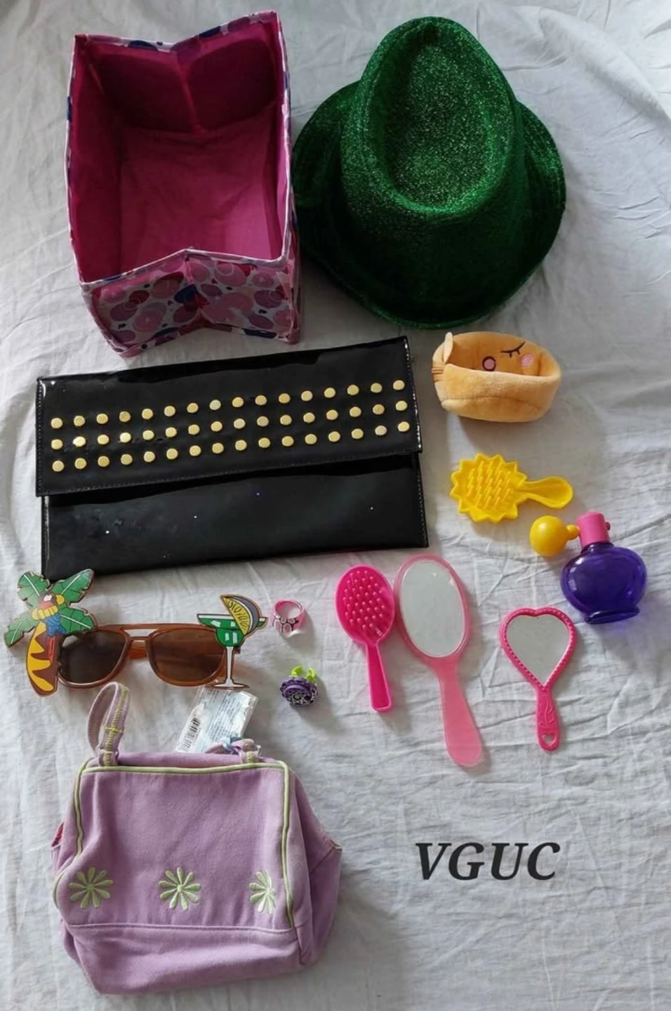 Girls Play Dress Up