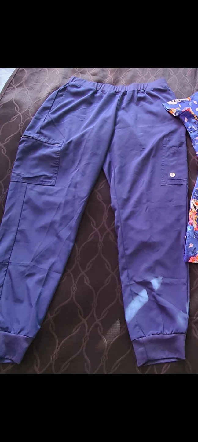 Scrublettti L/G Scrub Top and Pants - Olaf Print - photo 2