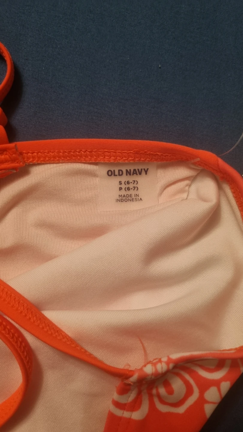 Old Navy Girls' Swimsuit Size S (6-7) - photo 2