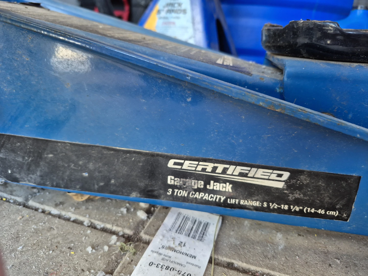 Certified 3 Ton Garage Jack plus stands - photo 3