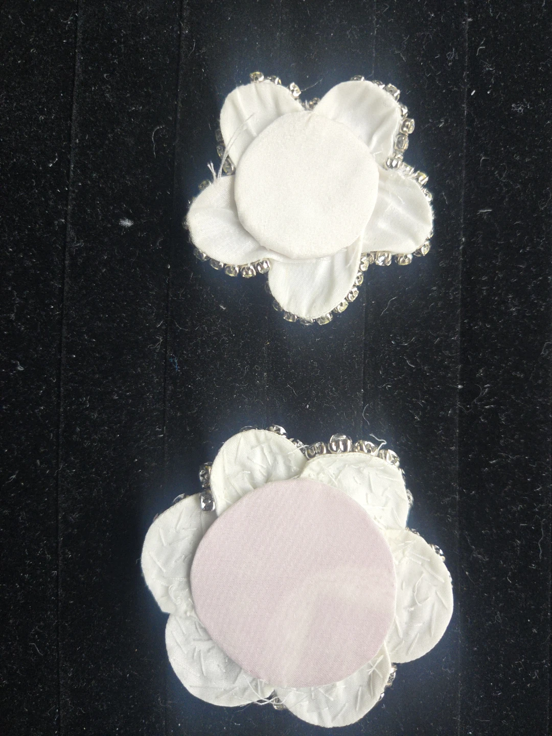Flower Appliques with Rhinestones and Pearls - photo 2