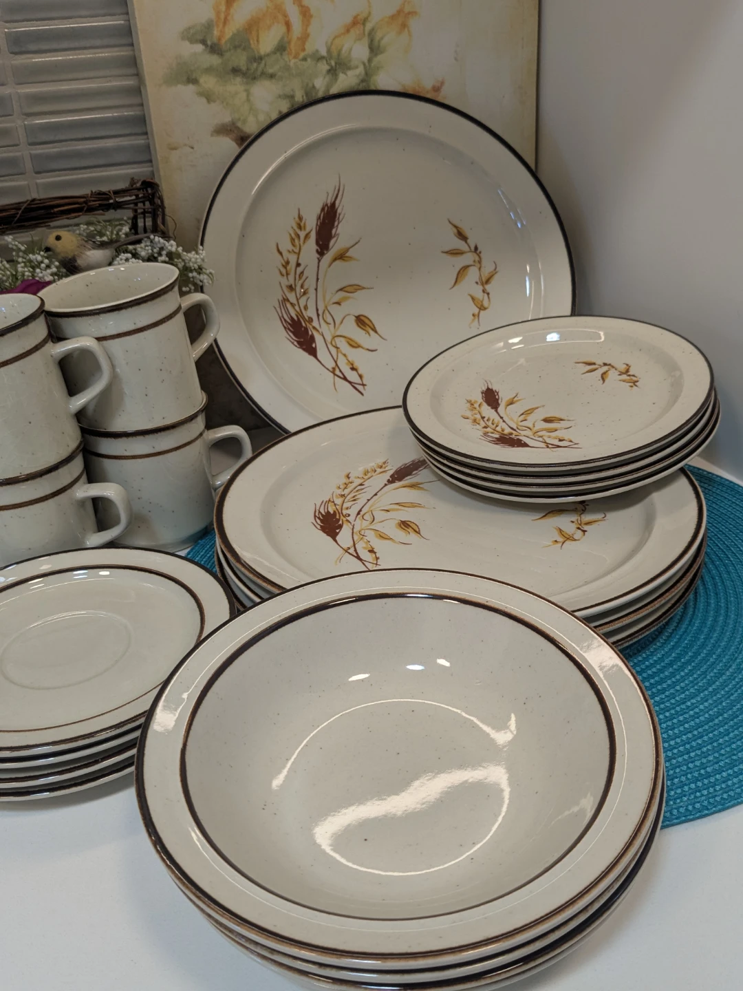 Vintage Speckled Wheat Pattern Dinnerware Setting for 4