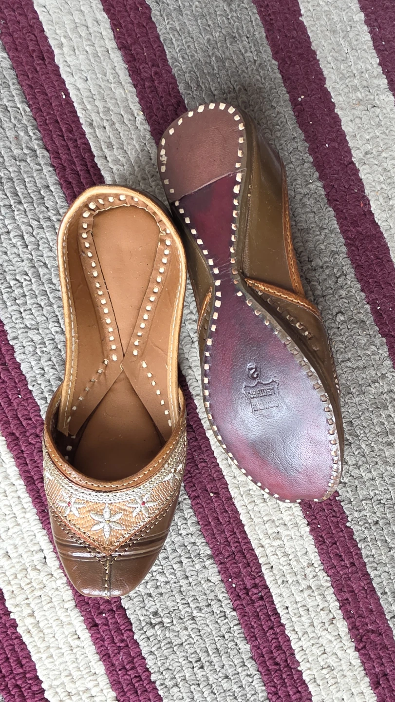 Brown Embroidered Leather Jutti Shoes Size 2 - photo 2