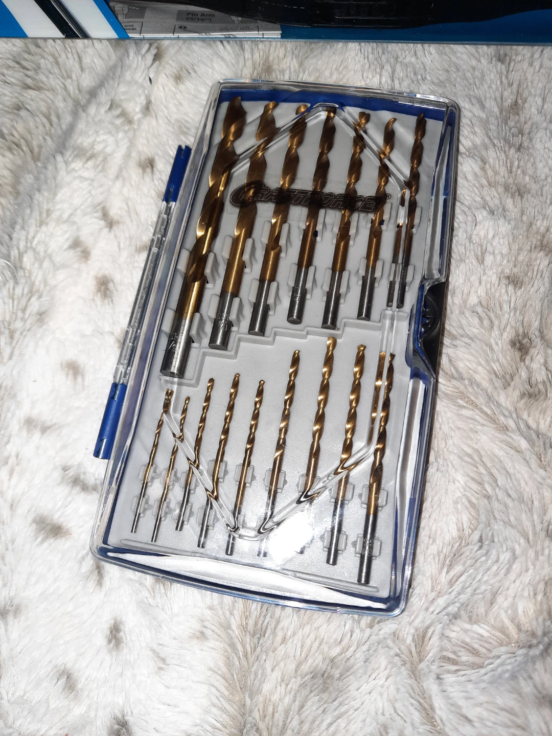 NIP CRAFTFORCE 16 PIECE DRILL BITS W/CASE