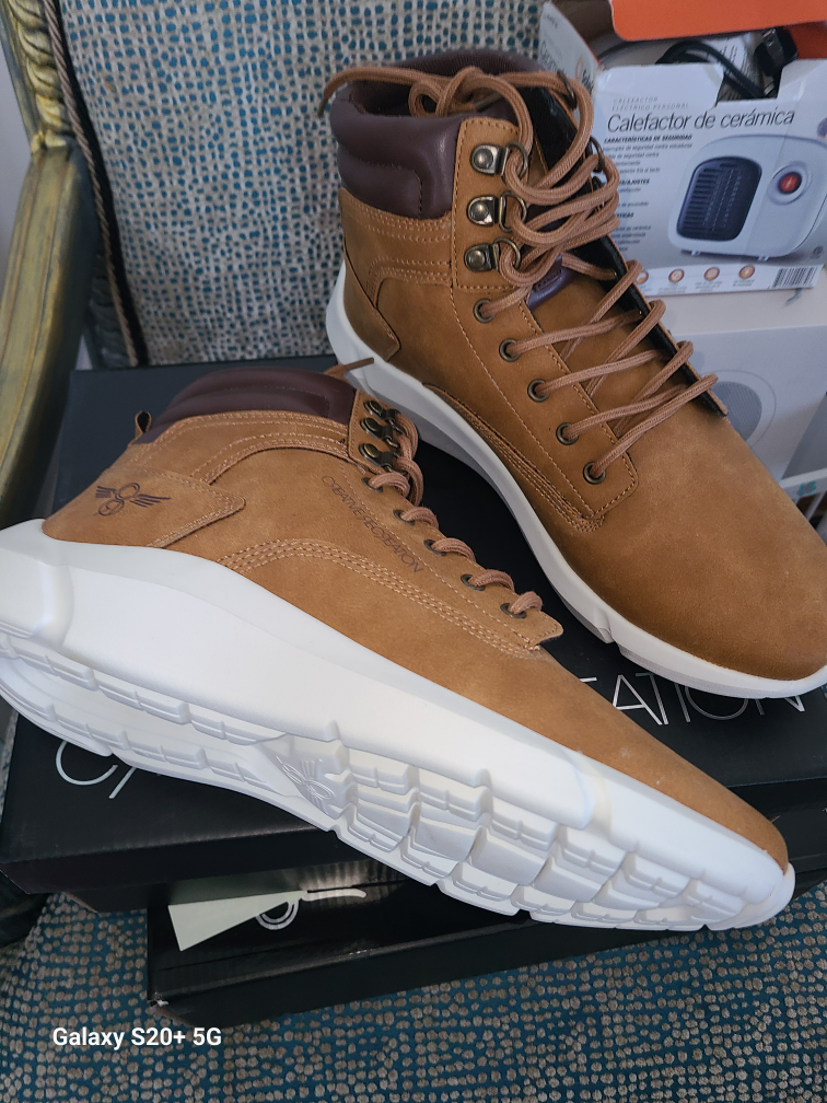 Creative Recreation Boots - Tan size 9