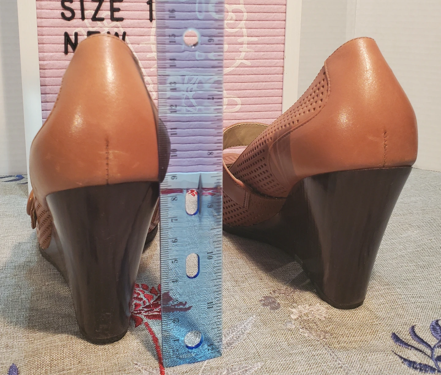 Kenneth Cole Reaction Womens Perforated Wedge Shoes - Size 10 - photo 5