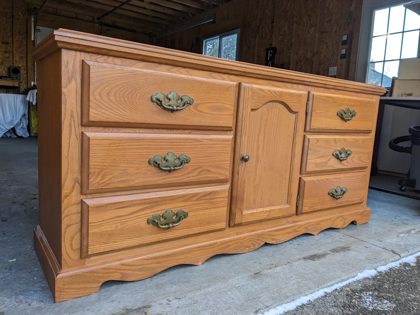6 Drawer Dresser/Cabinet Combo in Solid Oak - photo 2
