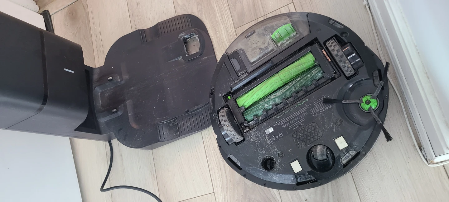 iRobot Roomba Robot Vacuum with Clean Base - photo 3