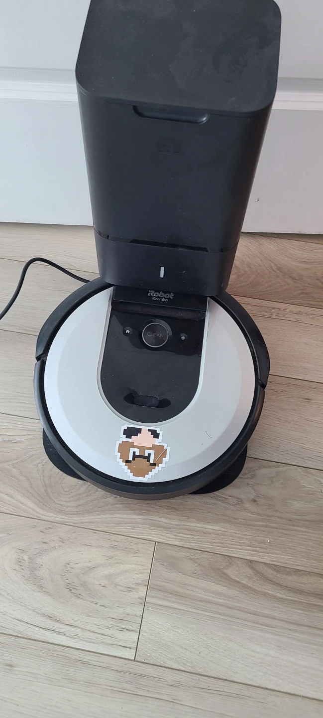 iRobot Roomba Robot Vacuum with Clean Base