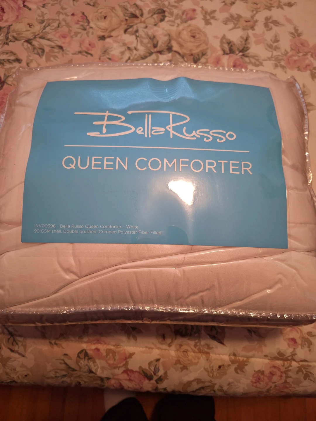 Bella Russo Queen Comforter - White
