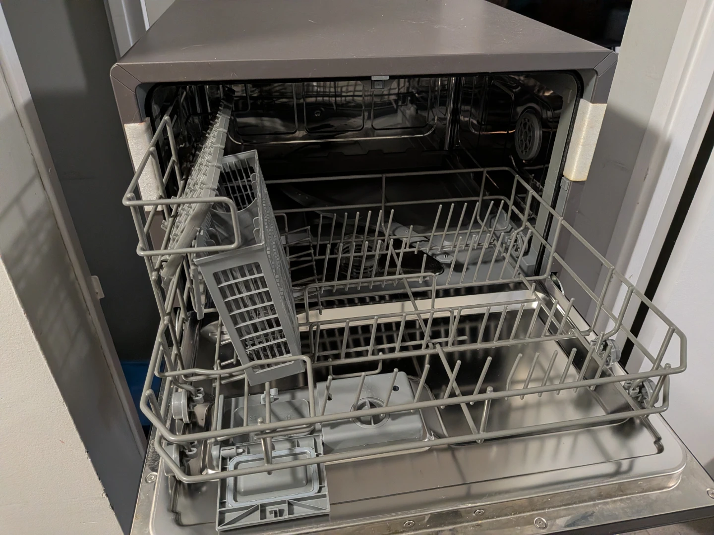 Costway Compact Countertop Dishwasher FP10016 - photo 5