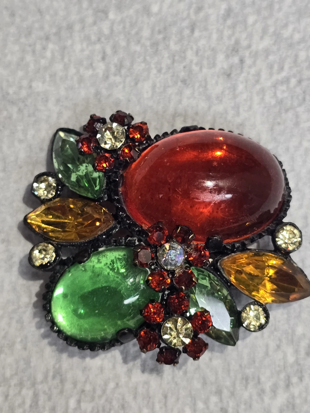 Vintage Brooch Set - Gold Tone with Rhinestones from 1960 th - photo 3