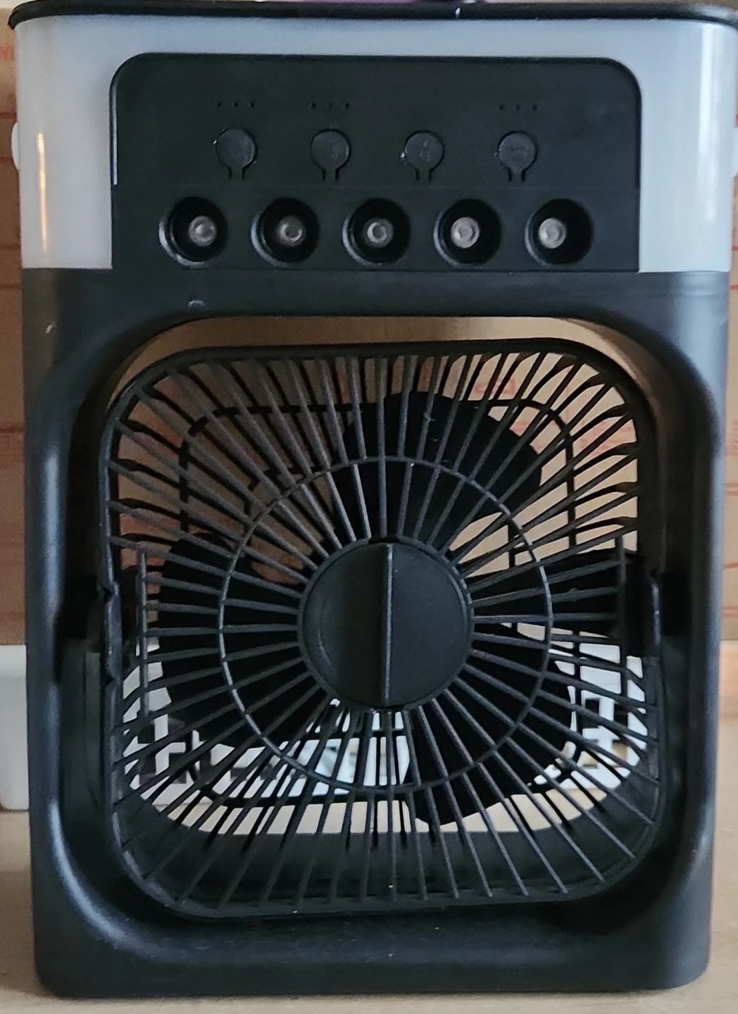Mini Cooling Fan with Fine Mist