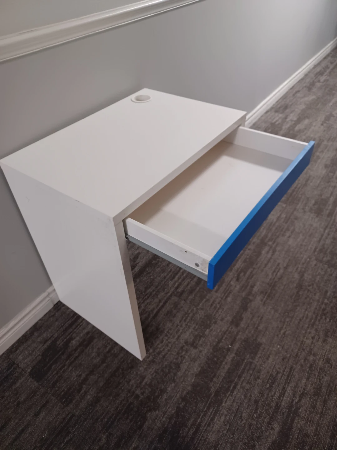 White and Blue Drawer Desk - photo 5