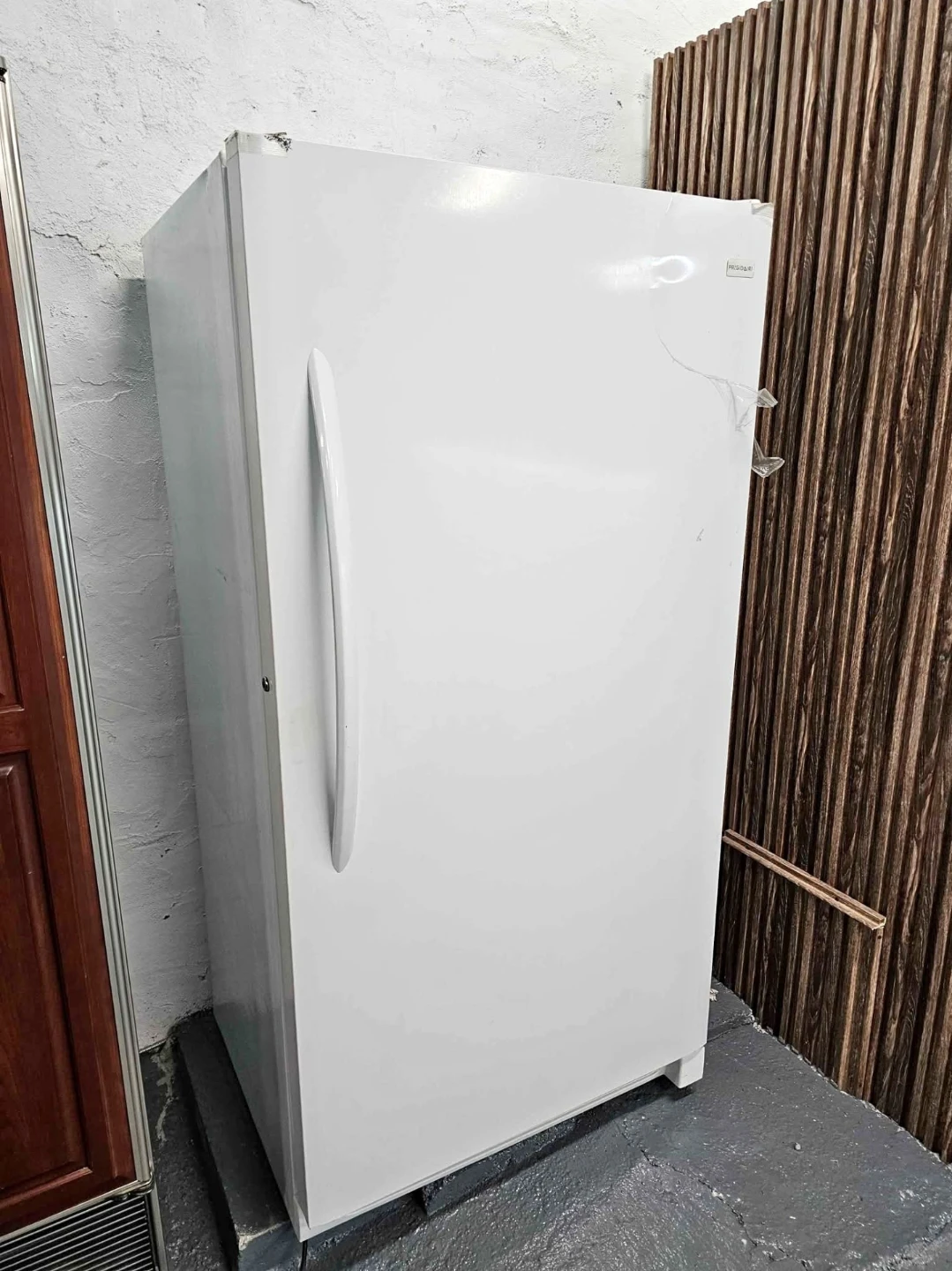 Frigidaire 21 cu ft upright freezer
