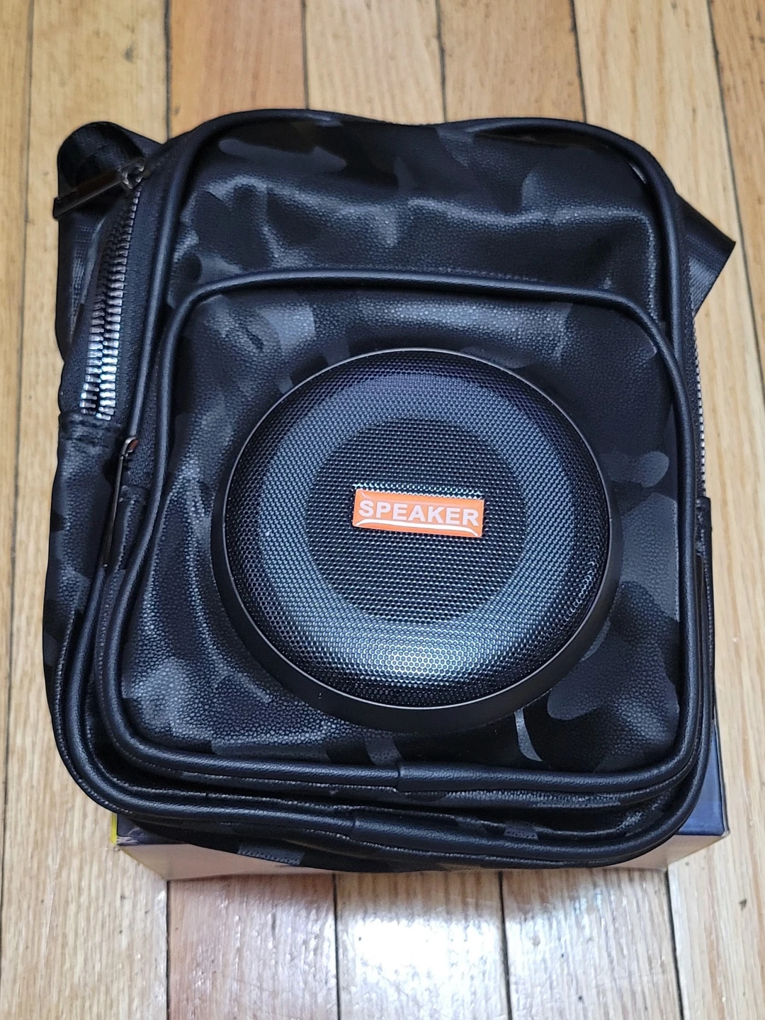 Multifunctional Shoulder Bag with BT Speaker - photo 3