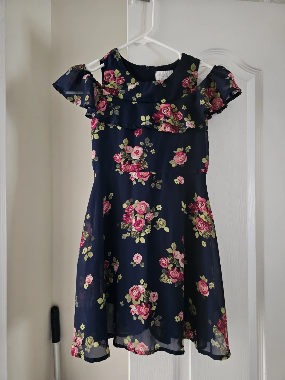 3 Girls' Dresses  size 7 to 8 ( Bathurst and Finch) - photo 5