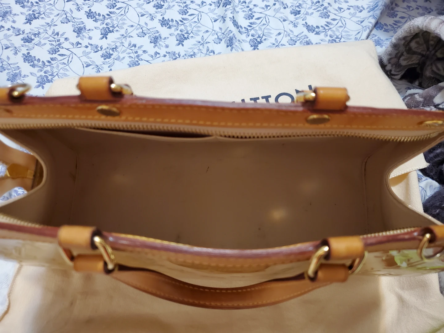 Louis Vuitton Vernis Handbag Brea PM - photo 4