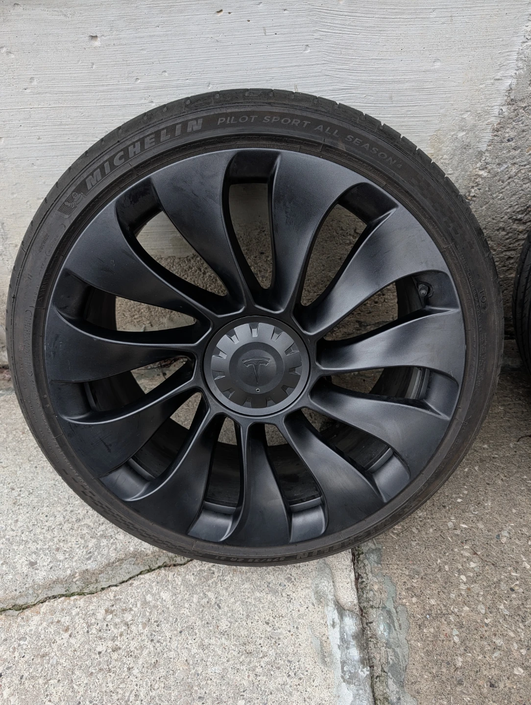 Tesla 21" Uberturbine Wheels and tire - photo 2