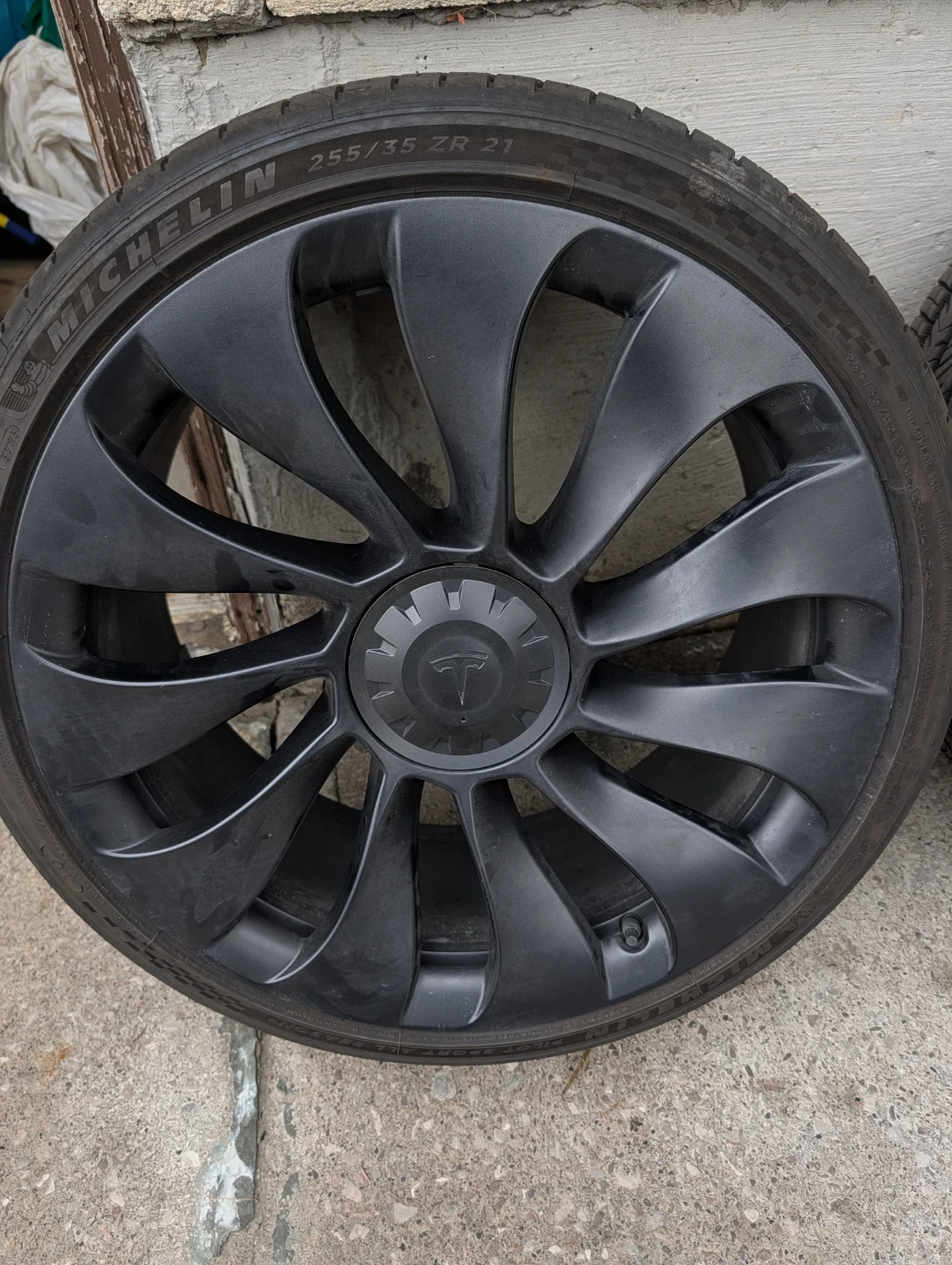 Tesla 21" Uberturbine Wheels and tire - photo 3