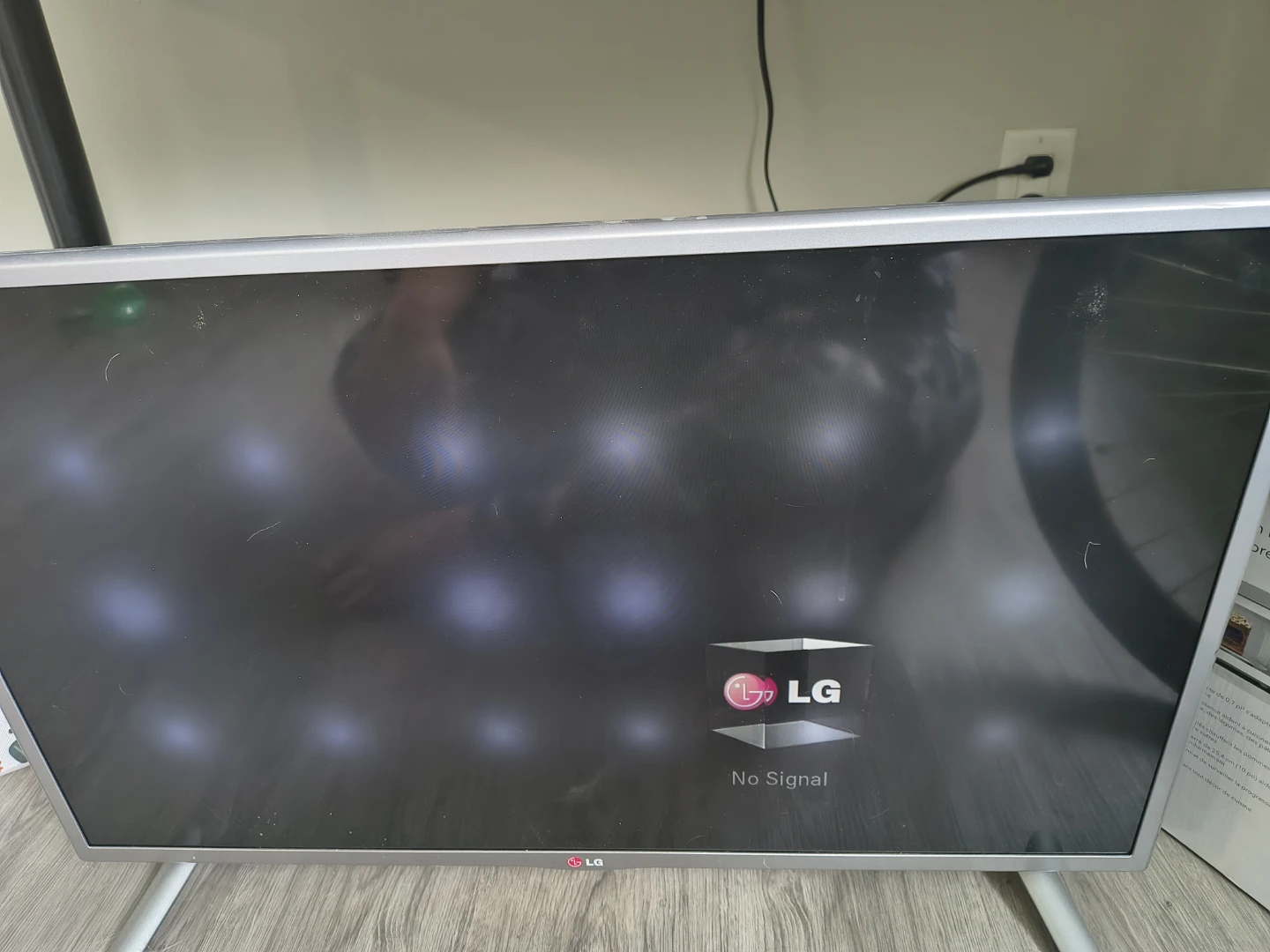 FREE (Damaged but still useable) 32" Smart TV