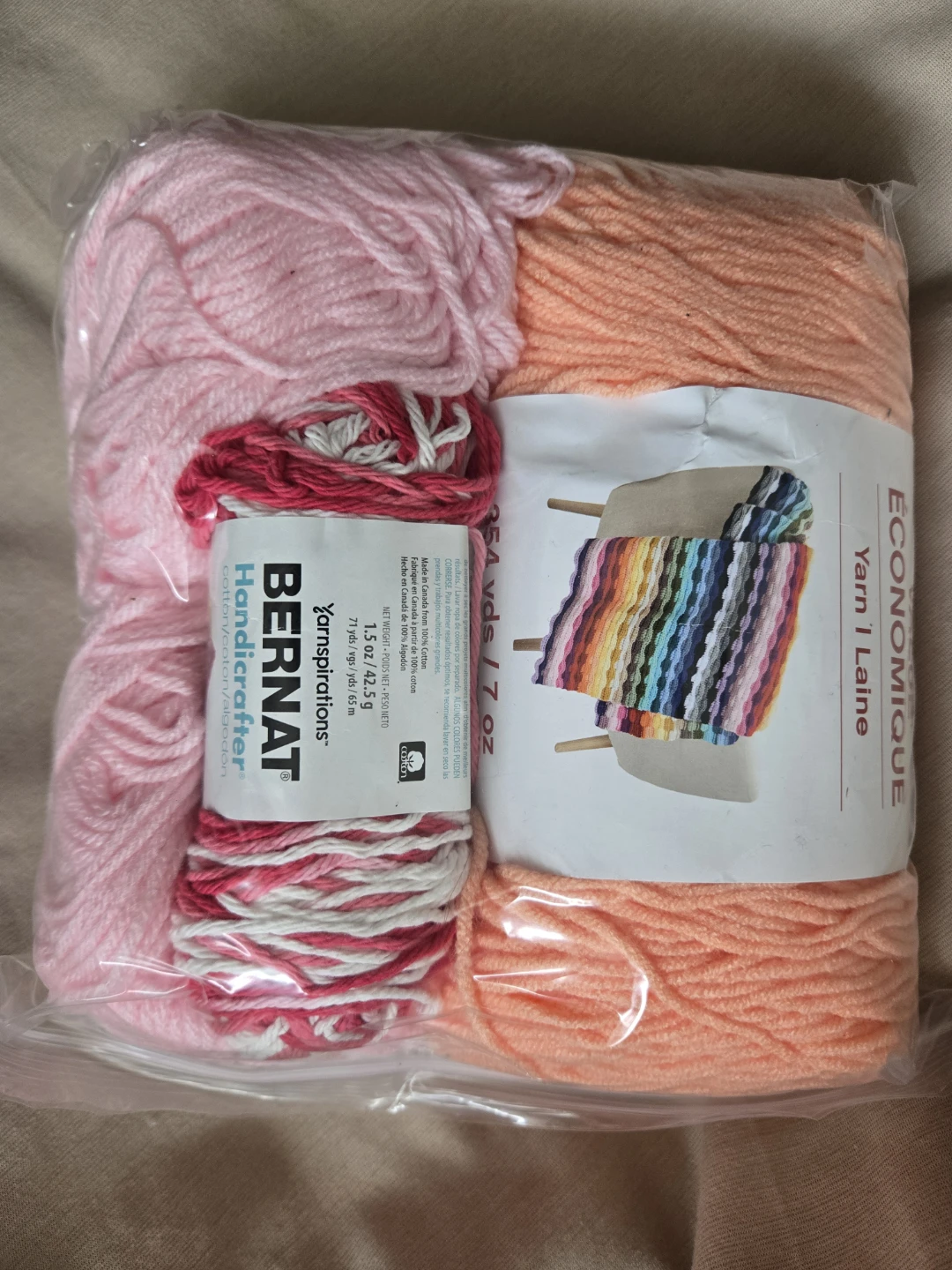BIG Yarn bundle 20+ balls of yarn & scraps!🧶 - photo 2