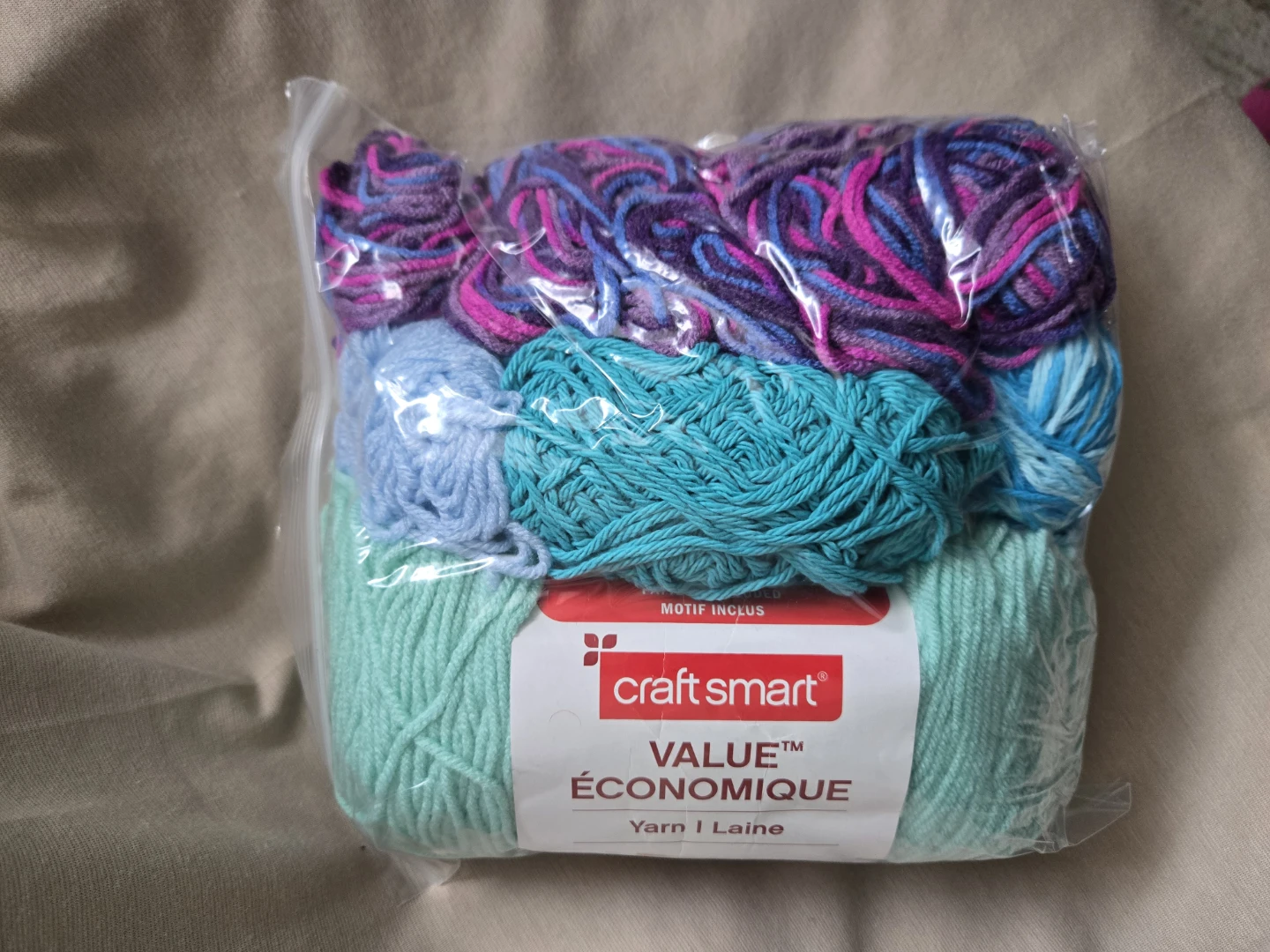 BIG Yarn bundle 20+ balls of yarn & scraps!🧶 - photo 5