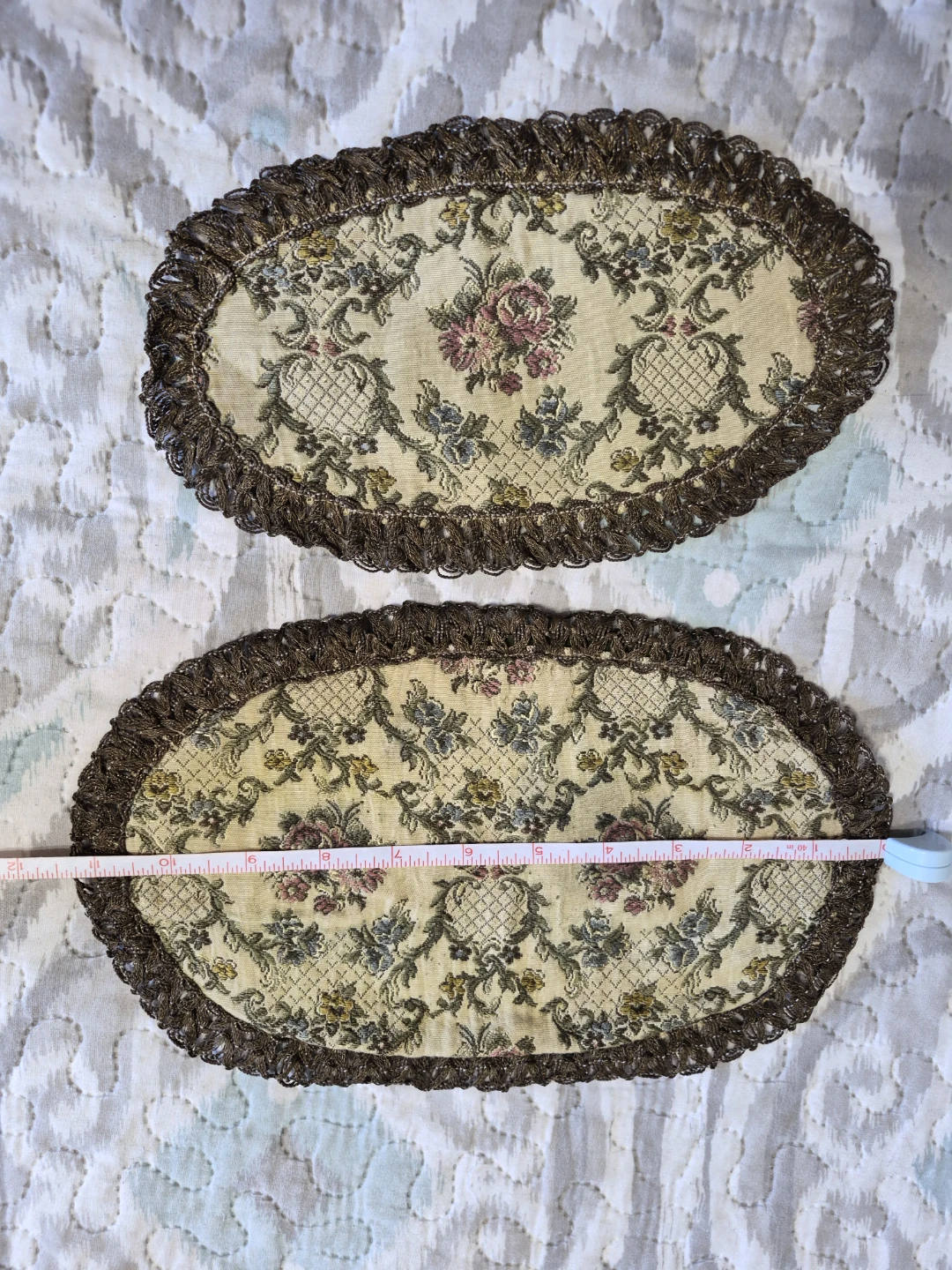 Pair of Vintage Oval Tapestry Doilies with Lace Trim - photo 3