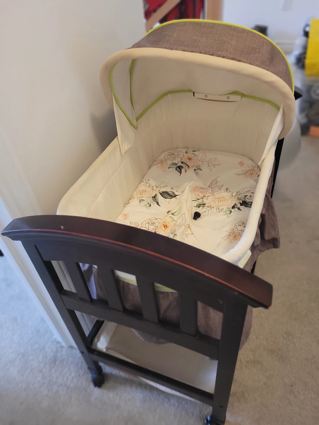 Baby Bassinet with Canopy - photo 2