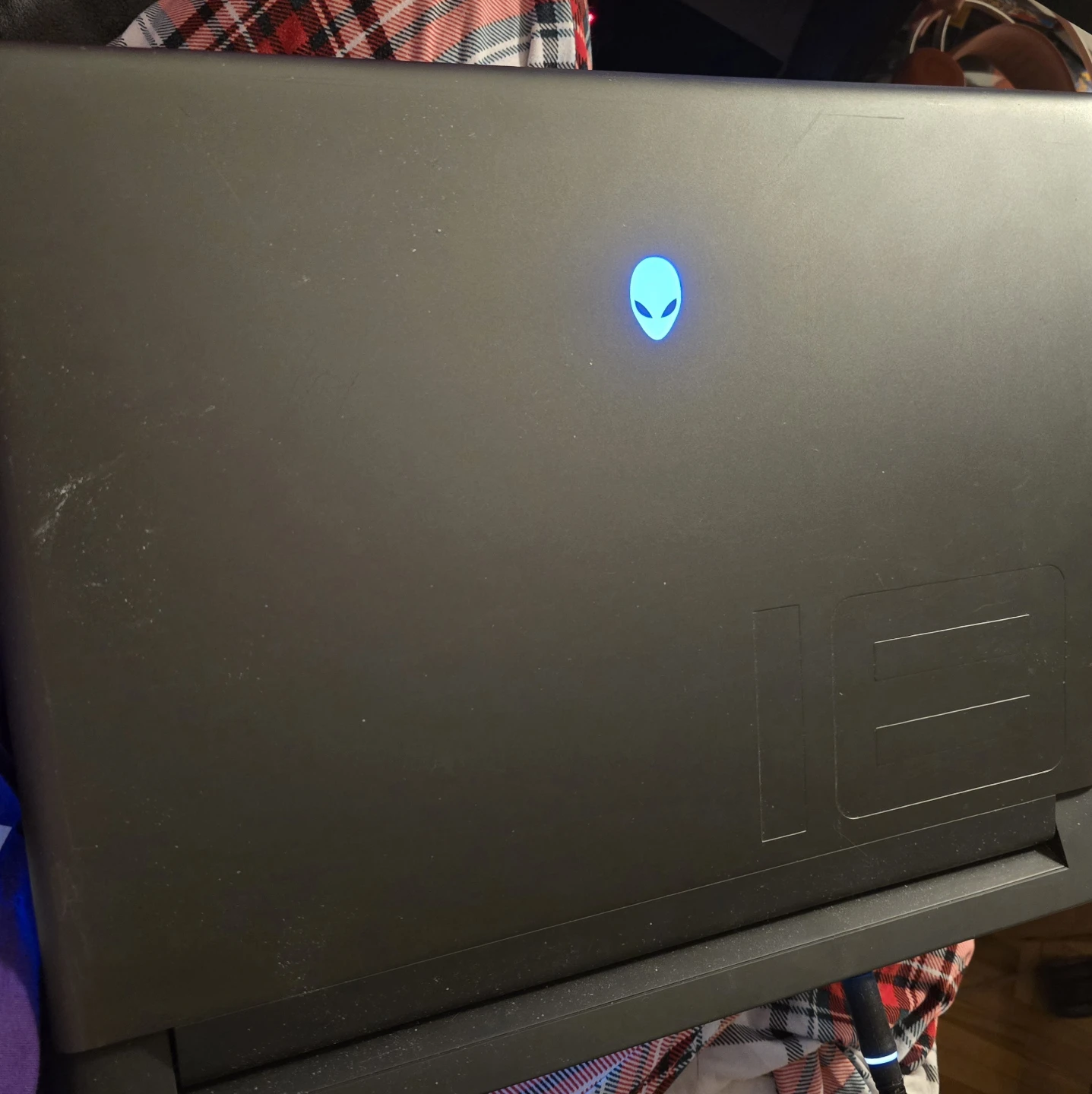 Alienware m18 r2 laptop - Intel Core i9, 32GB RAM, 954GB Storage - photo 2
