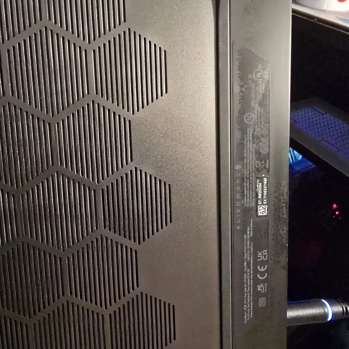 Alienware m18 r2 laptop - Intel Core i9, 32GB RAM, 954GB Storage - photo 4