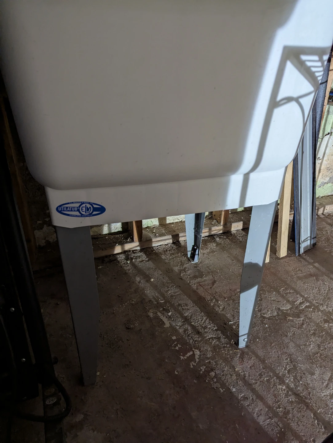 UTILATUB Laundry Tub with Legs - photo 2