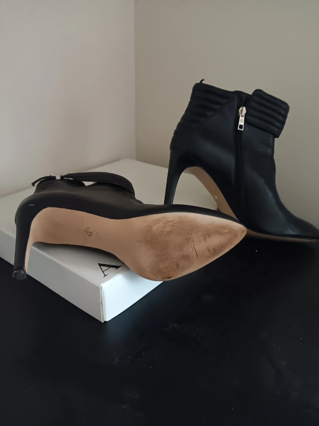 Ann Taylor Black Leather Ankle Boots Size 9 - photo 2