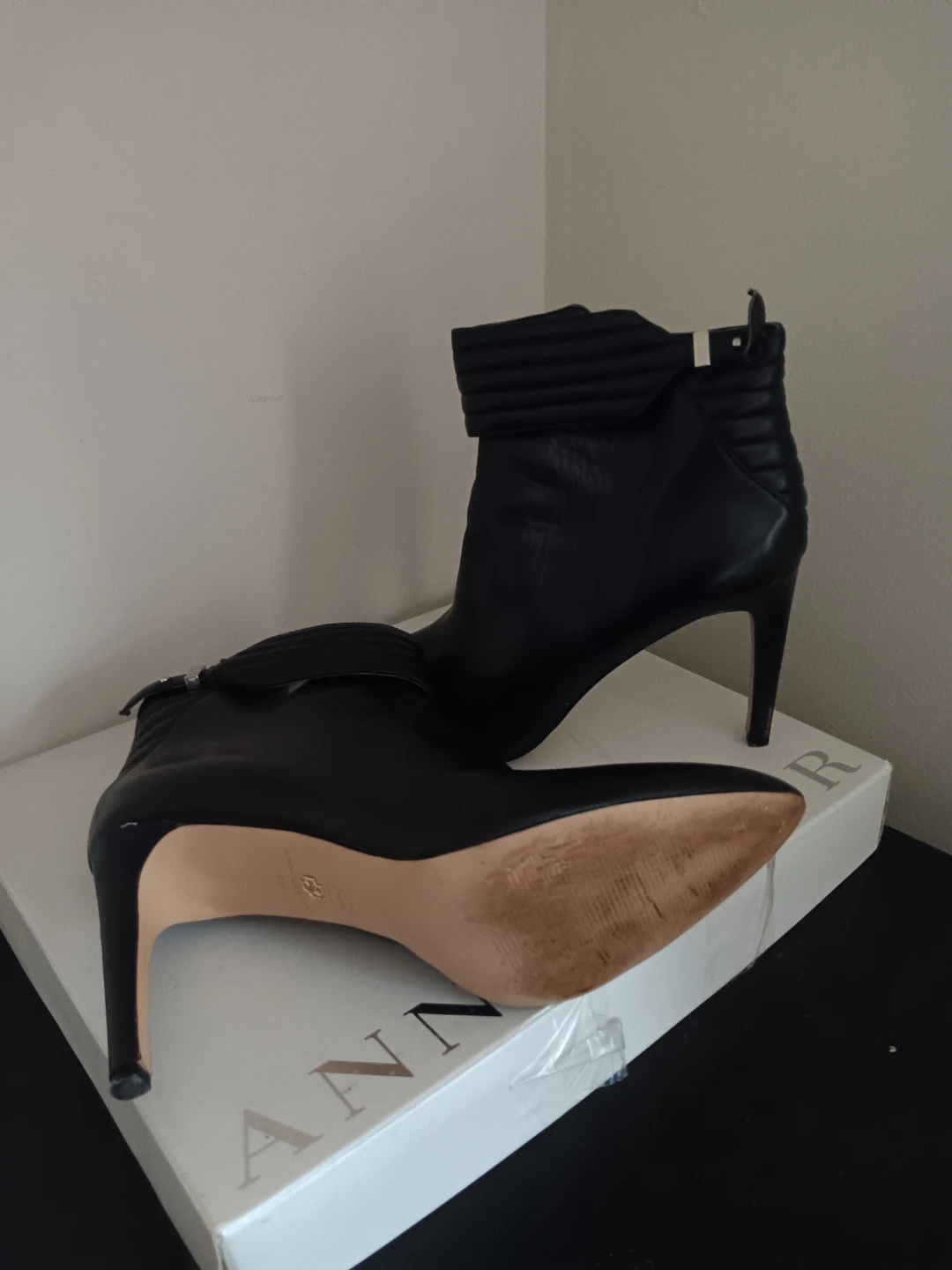 Ann Taylor Black Leather Ankle Boots Size 9 - photo 3