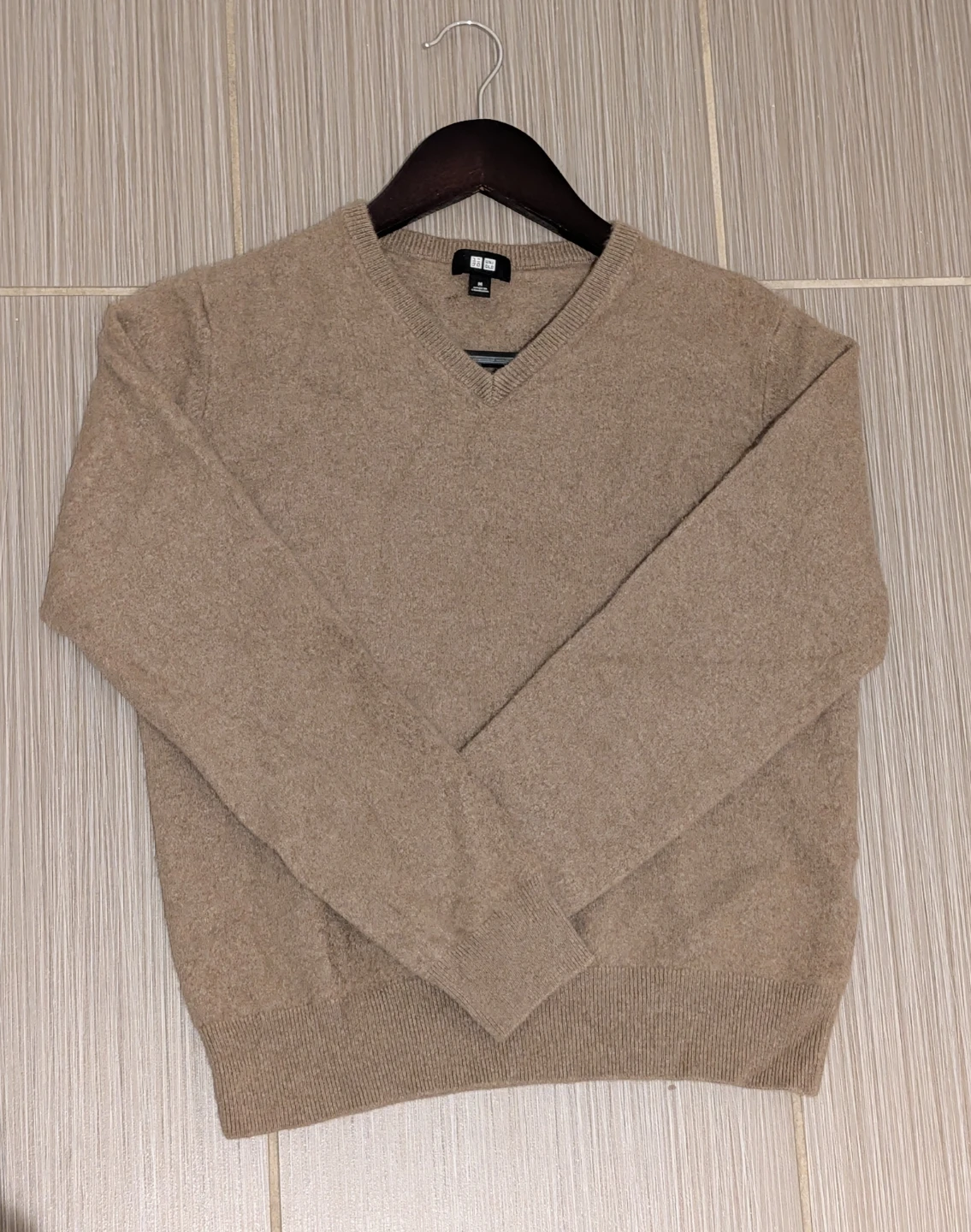 100% Cashmere V-Neck Sweater