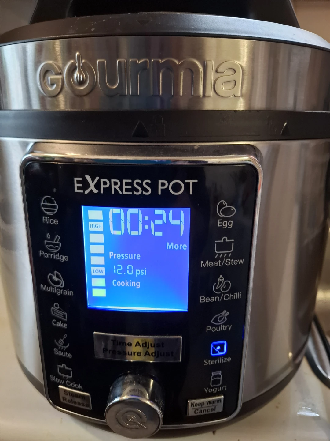 Gourmia Express Pot Pressure Cooker - photo 2