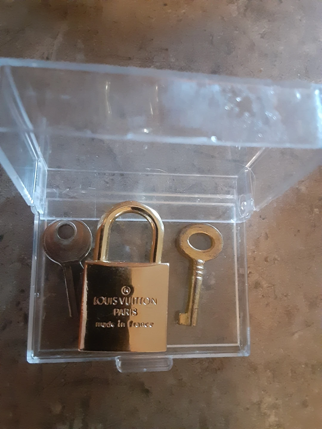 Louis Vuitton Padlock and Keys Genuine (heavy) - photo 2