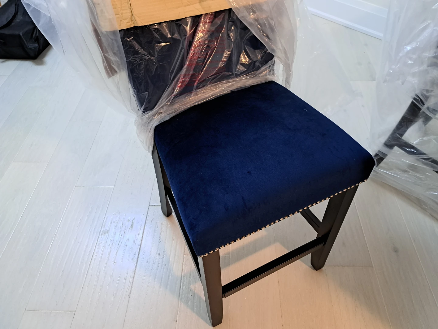 Marble Dining Table and 6 Blue Velvet Chairs Set - photo 2