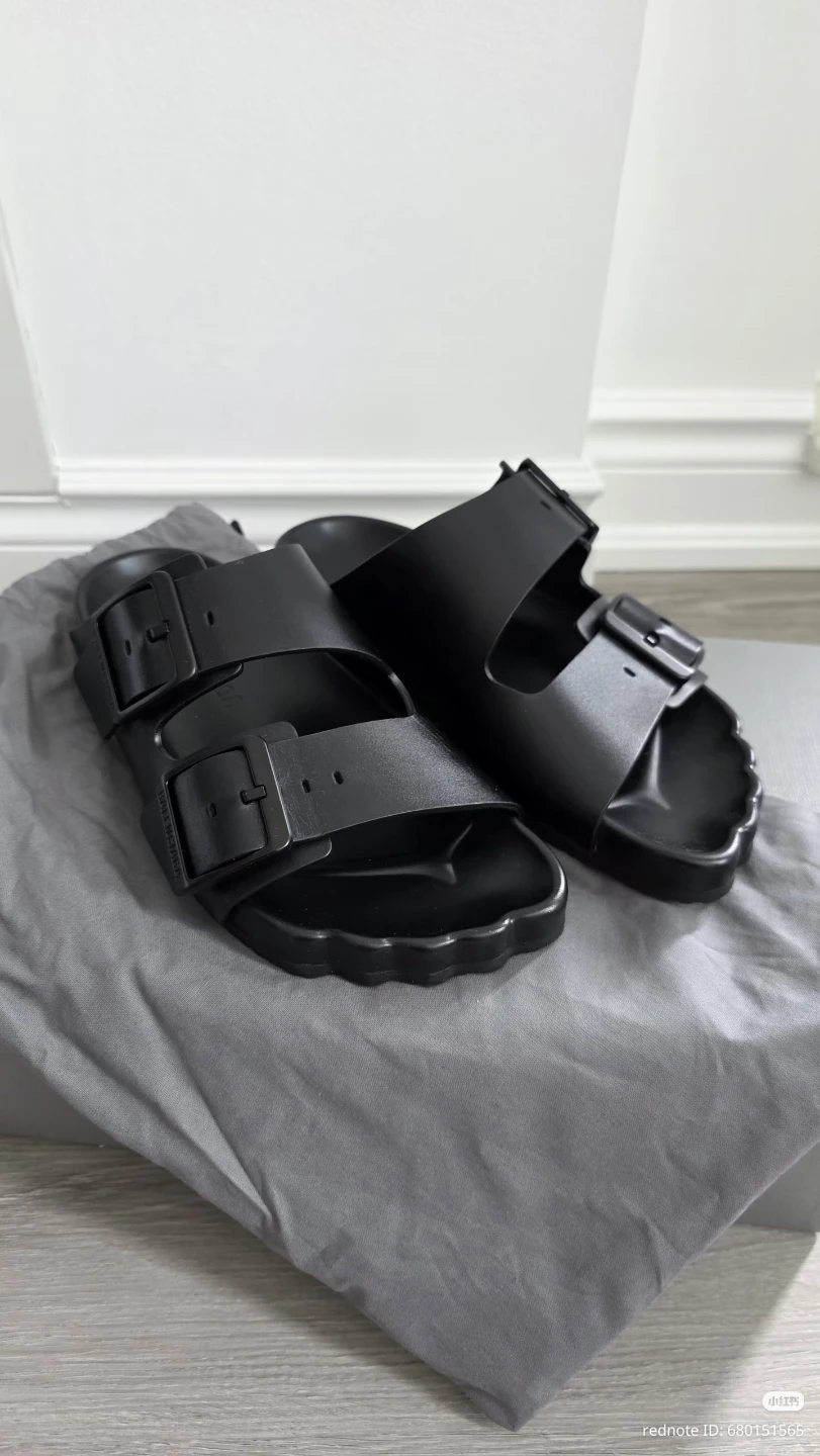 Balenciaga Sandals (BRAND NEW)