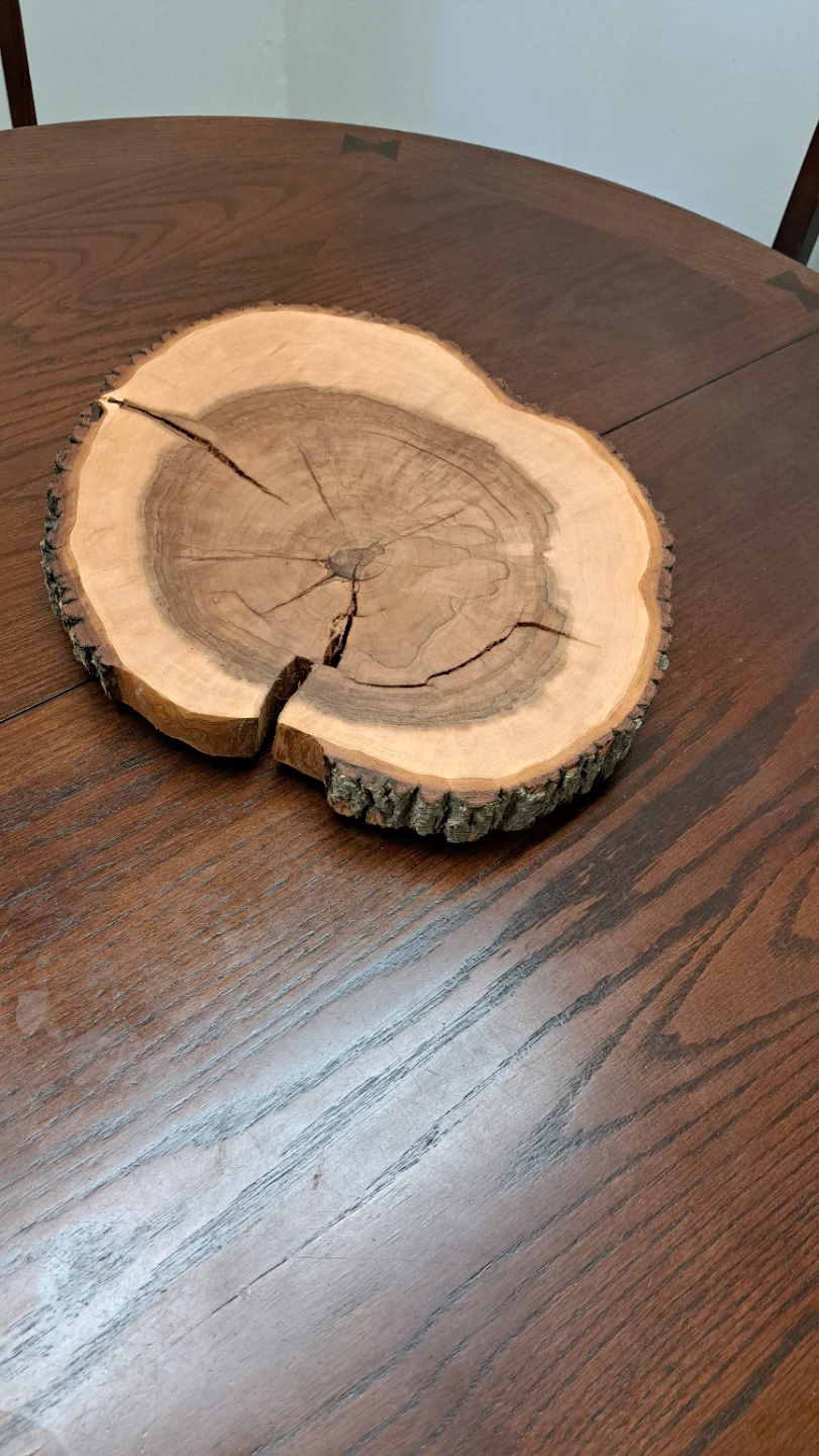 Live Edge Wood Slice Serving Board / Centrepiece
