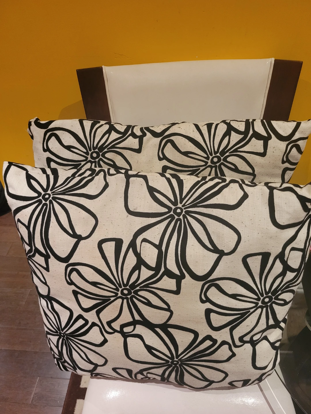 Set of 4 Decorative Throw Pillows - Black & White Floral Pattern
