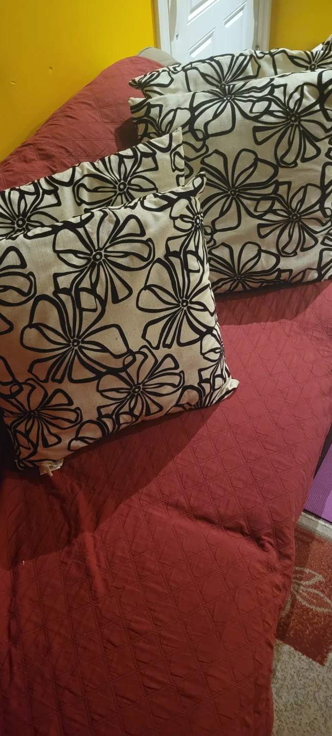 Set of 4 Decorative Throw Pillows - Black & White Floral Pattern - photo 4
