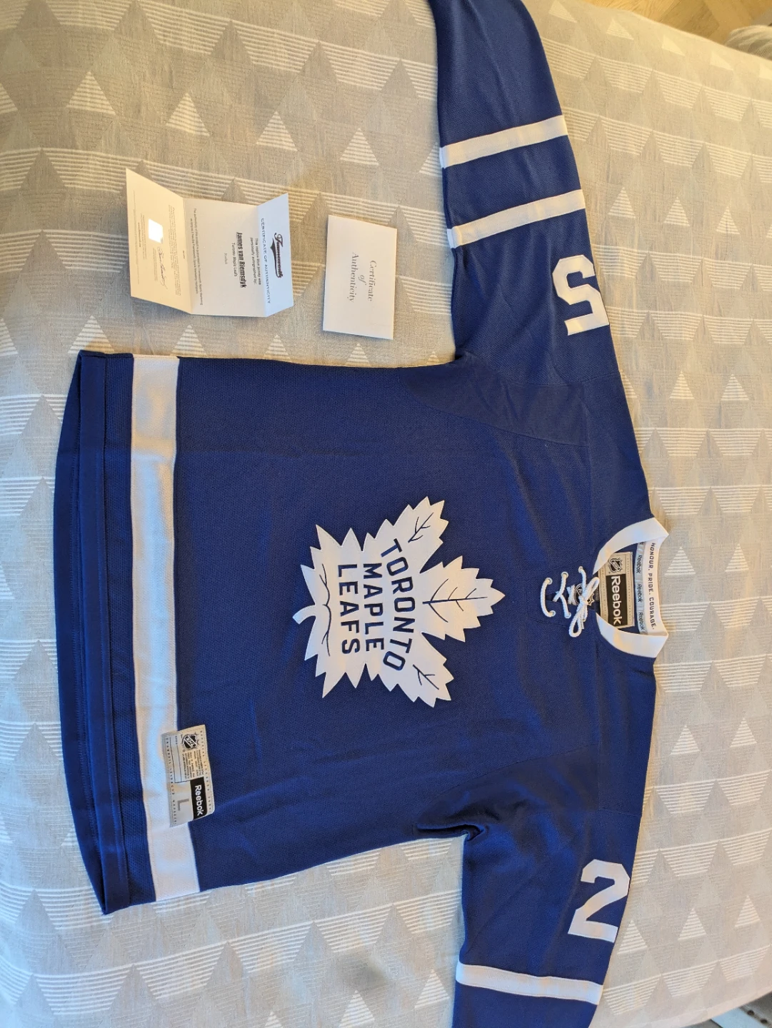 Reebok Toronto Maple Leafs Van Riemsdyk #25 Signed Jersey - photo 3
