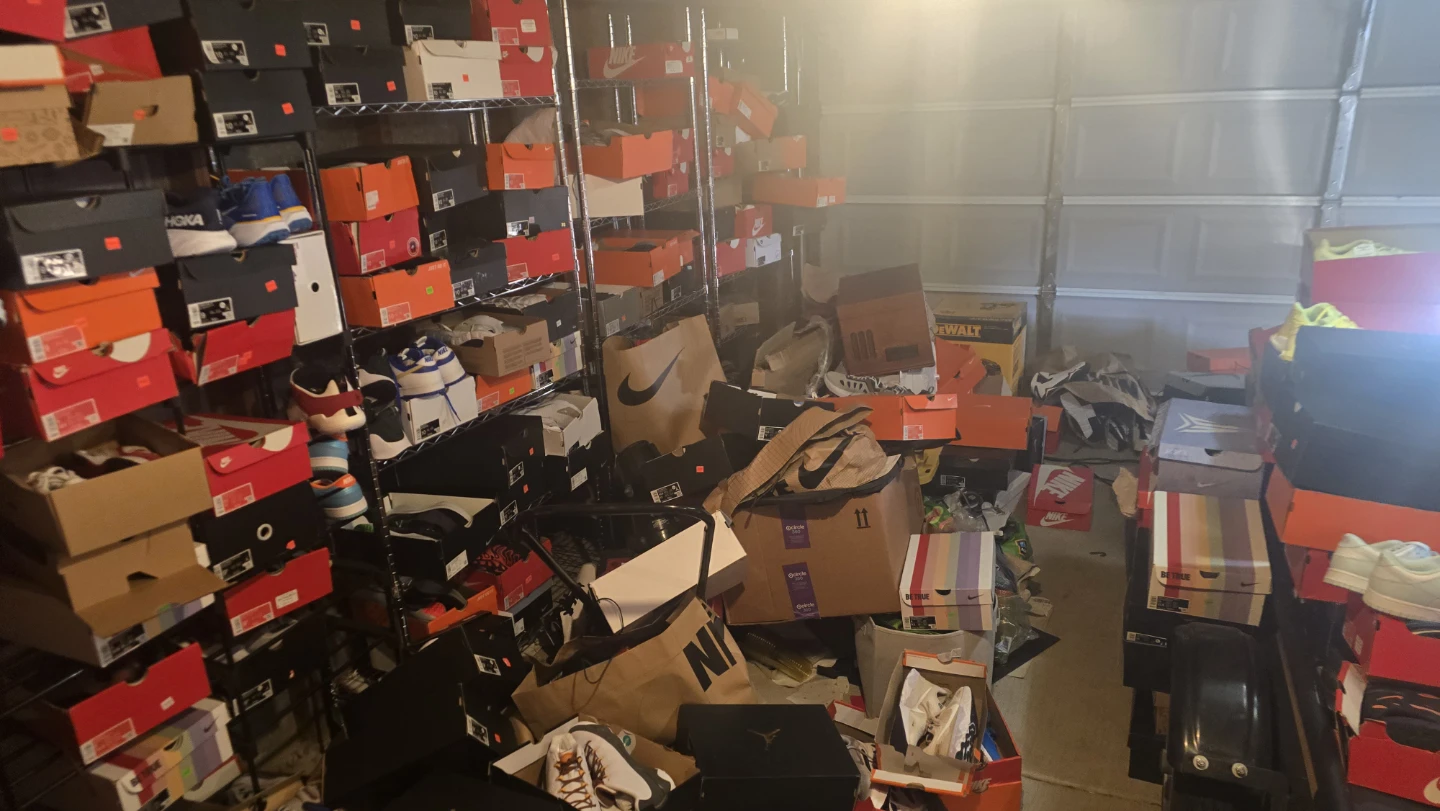 Assorted Nike & Jordan Men's & Women's Sneakers - photo 5