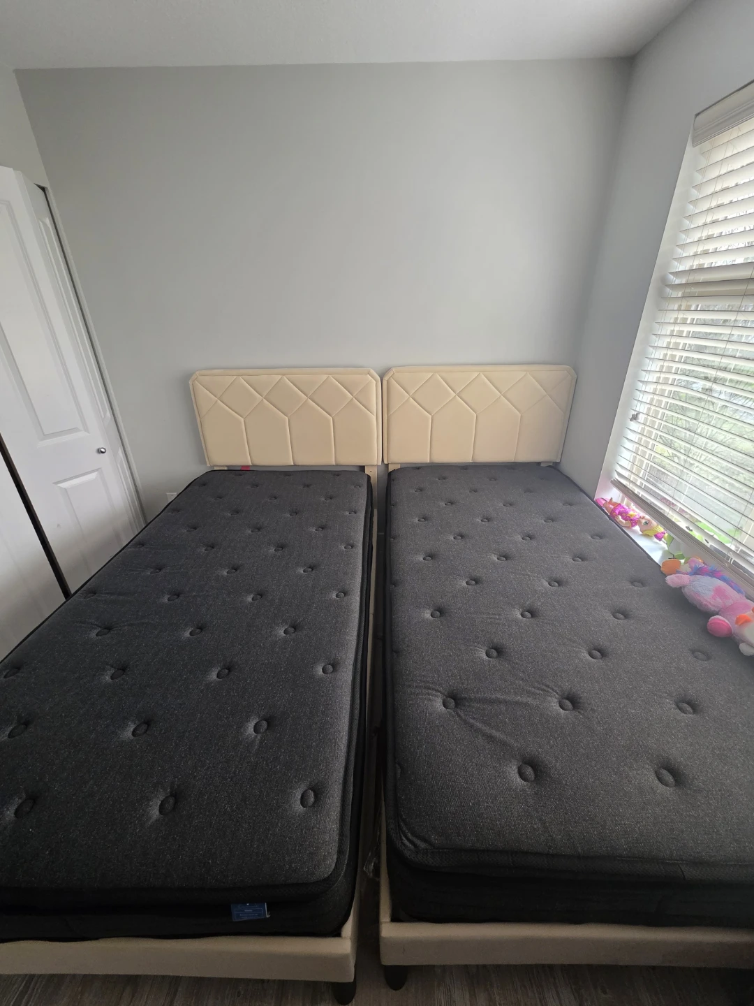SELLING TWIN SIZE 12" THICK HYBRID MATTRESS  + BED FRAME (2sets)