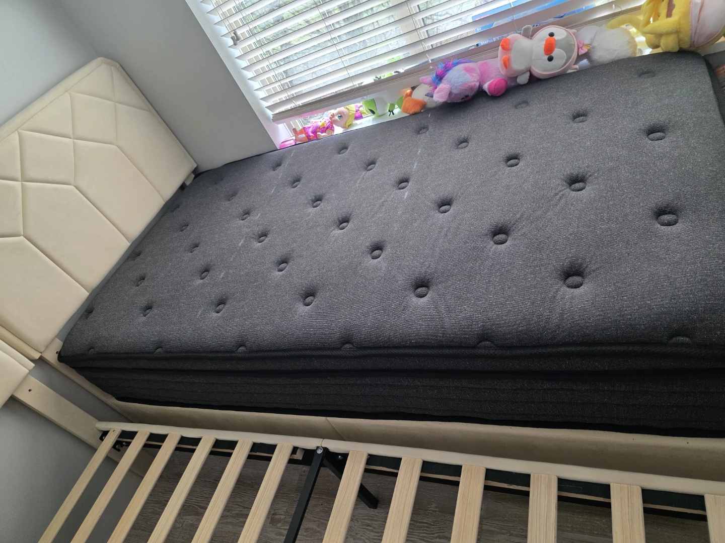 SELLING TWIN SIZE 12" THICK HYBRID MATTRESS  + BED FRAME (2sets) - photo 4