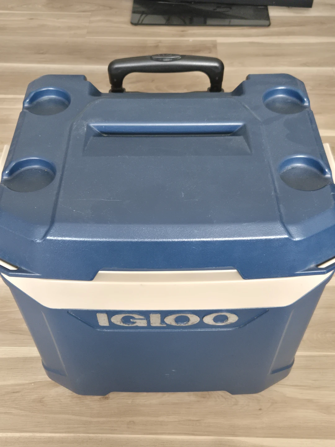 Igloo Rolling Cooler - photo 2